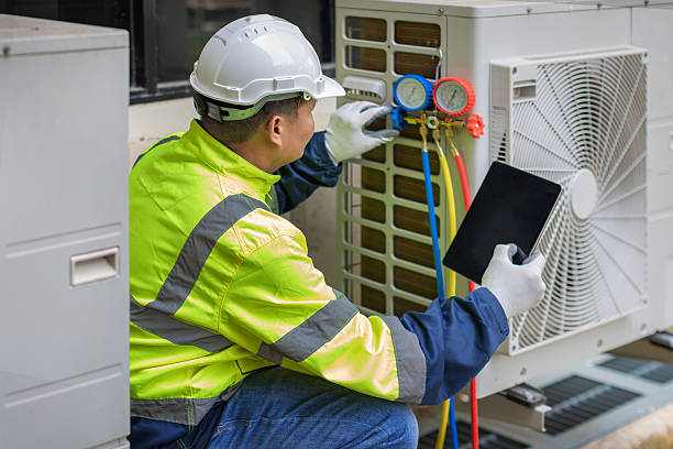 Professional Hvac technician working in Holdingford, MN